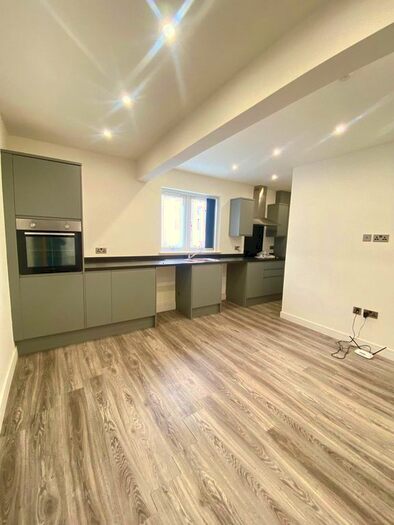 2 Bedroom Flat To Rent In Greenhill Lane, Alfreton, DE55