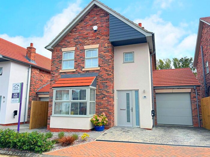 3 Bedroom Property For Sale In Strickland Drive, Hornsea, HU18