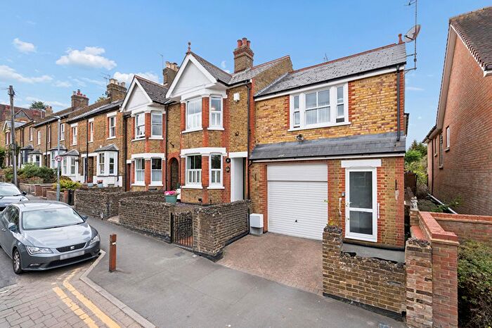 4 Bedroom Property For Sale In Cross Oak Road, Berkhamsted, Hertfordshire, HP4