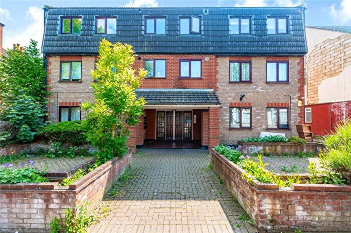 2 Bedroom Apartment To Rent In Mawney Road, Romford, Essex, RM7