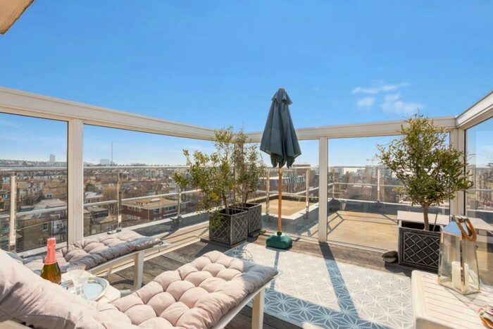 2 Bedroom Apartment To Rent In The Drive Hove, BN3