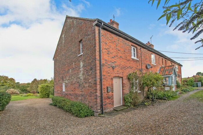 2 Bedroom Property For Sale In The Loke, Oulton, Norwich, NR11