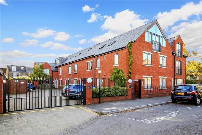 1 Bedroom Flat To Rent In Powell Place, Prince Of Wales Terrace, London, W4