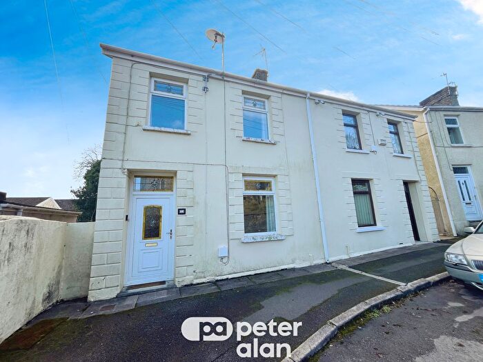 3 Bedroom Property To Rent In Church Street, Aberkenfig, Bridgend, CF32