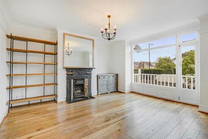 4 Bedroom Flat To Rent In Elmers Drive, Teddington, TW11