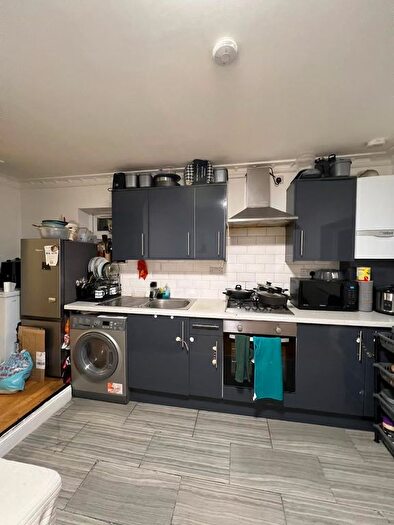2 Bedroom Terraced House To Rent In Roman Road, Mile End, Bow, London, E3