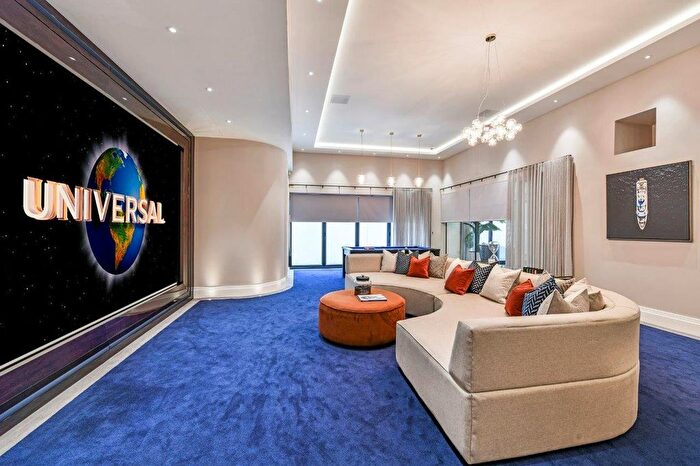 8 Bedroom Detached House To Rent In The Bishops Avenue, Hampstead Garden Suburb, London, N2