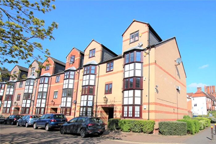 1 Bedroom Apartment To Rent In Maltings Place, Reading, Berkshire, RG1