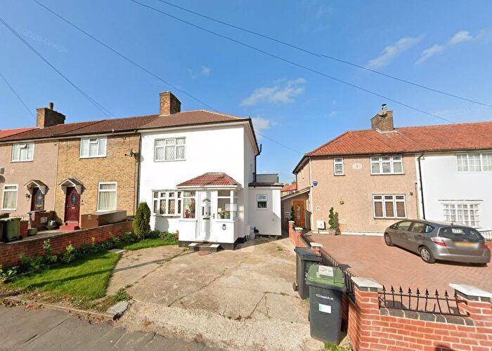 1 Bedroom Flat To Rent In Geraint Road, Downham, Bromley, BR1