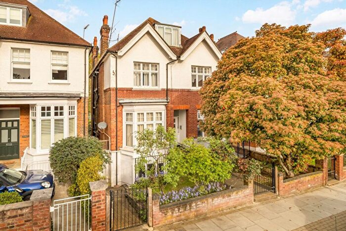 1 Bedroom Flat For Sale In Holmbush Road, Putney, SW15