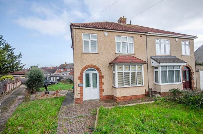 3 Bedroom Semi Detached House For Sale In Northcote Road, Mnagotsfield, Bristol, BS16