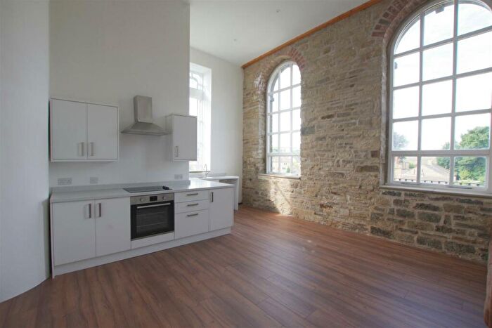 2 Bedroom Apartment To Rent In Stainland Road, Stainland, HX4