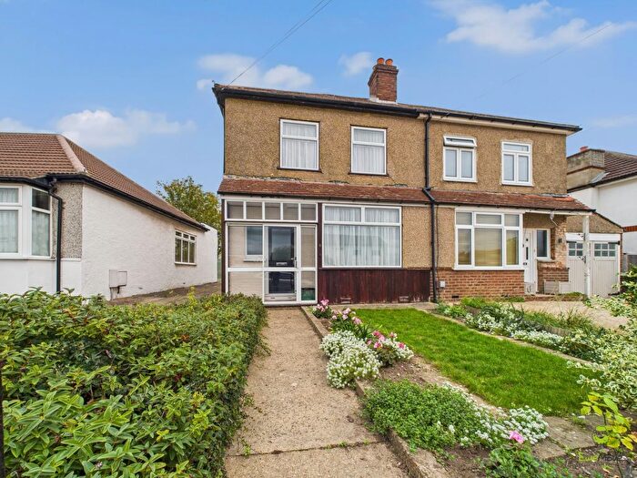 3 Bedroom Semi-Detached House For Sale In Powys Close, Bexleyheath, DA7