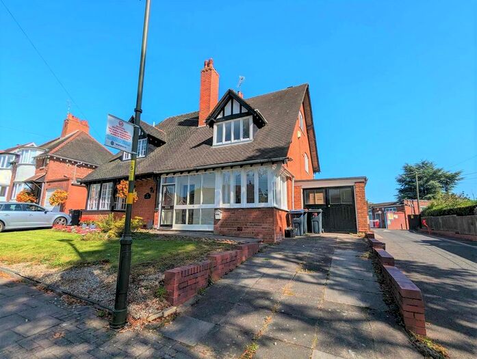 3 Bedroom Semi-Detached House To Rent In Willow Road, Bournville, Birmingham, B30