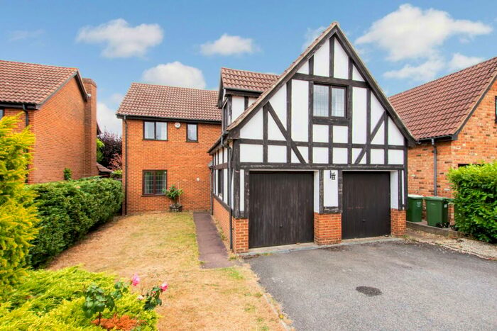 5 Bedroom Detached House To Rent In Cleeve Park Gardens, Sidcup, DA14