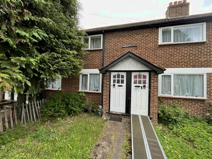 2 Bedroom Maisonette To Rent In Brookfield Avenue, Sutton, SM1