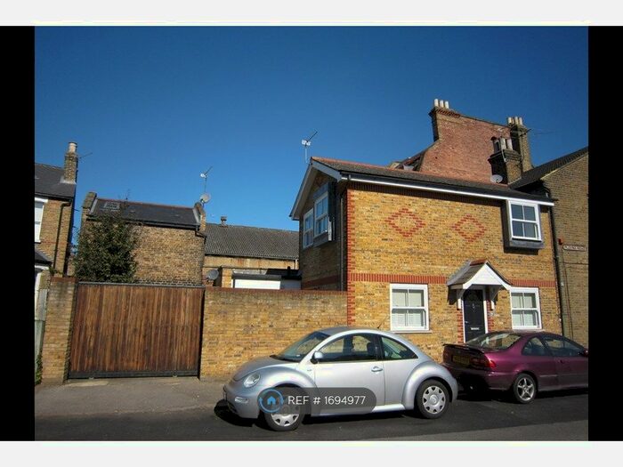 3 Bedroom Semi-Detached House To Rent In Plevna Road, Hampton, TW12