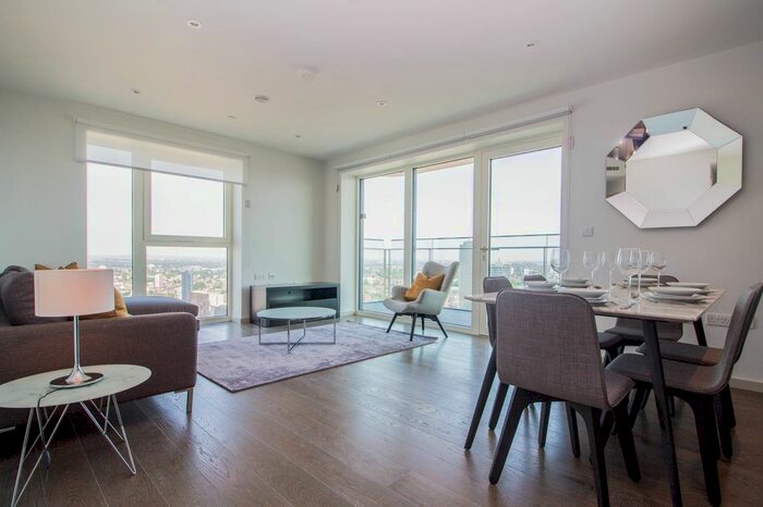 3 Bedroom Flat To Rent In Cassia Point, Glasshouse Gardens, Stratford, London, E20