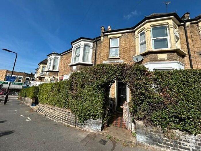 2 Bedroom Flat To Rent In Twickenham Road, Leytonstone, E11