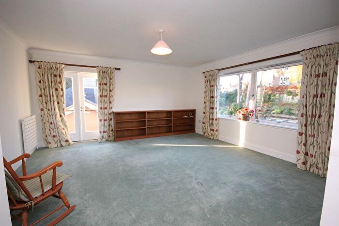 3 Bedroom Flat To Rent In South Oswald Road, Morningside, Edinburgh, EH9
