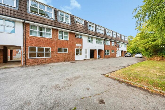 2 Bedroom Flat For Sale In Grasmere Way, Linslade, Leighton Buzzard, LU7