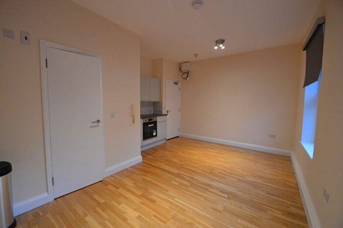 Studio To Rent In Regents Park Road, London, N3