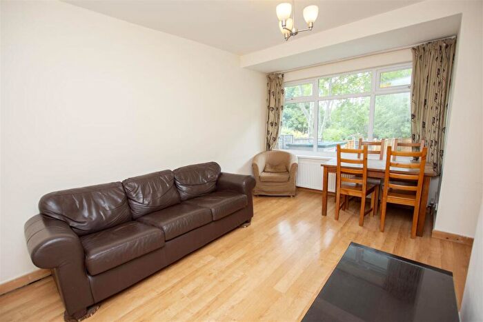 2 Bedroom House To Rent In Reservoir Road, Selly Oak, Birmingham, West Midlands, B29