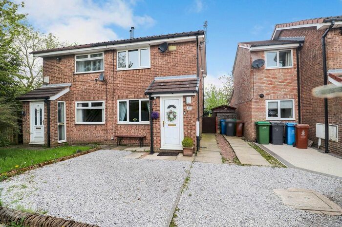 2 Bedroom Semi-Detached House To Rent In Bullcote Green, Royton, OL2
