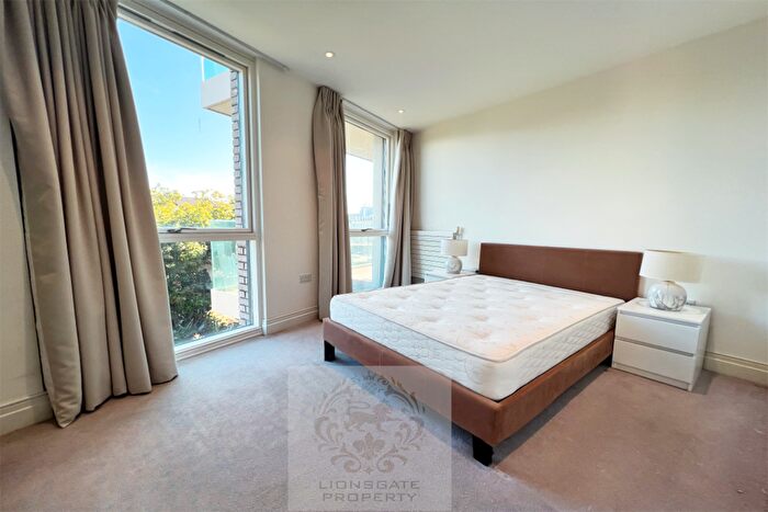 2 Bedroom Apartment To Rent In Queenshurst Square, Kingston, KT2