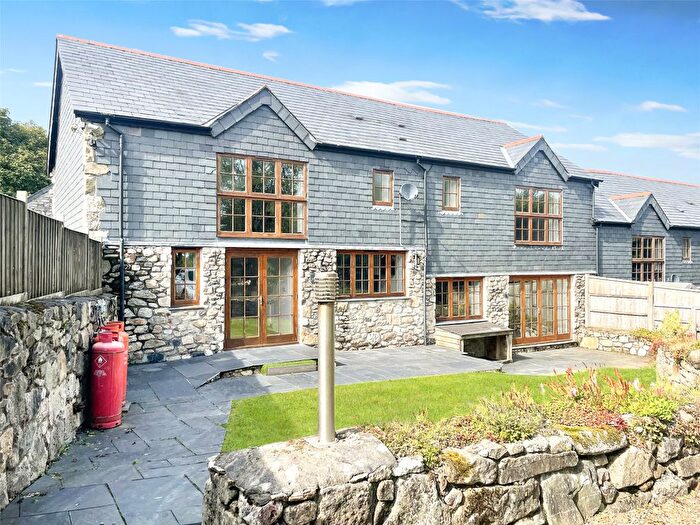 4 Bedroom Semi-Detached House For Sale In Roche, St. Austell, Cornwall, PL26