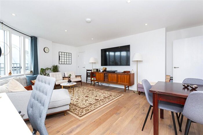 2 Bedroom Apartment To Rent In Esther Anne Place, London, N1