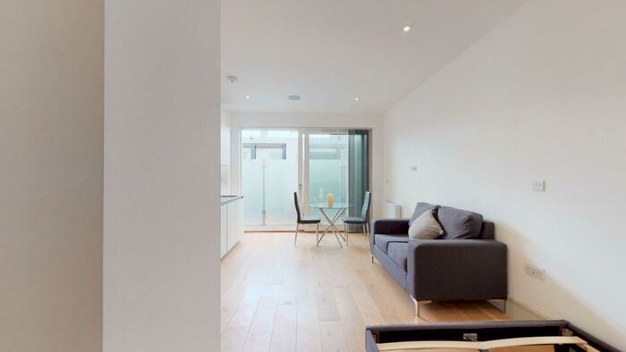 Studio To Rent In Lawrence Road, N15