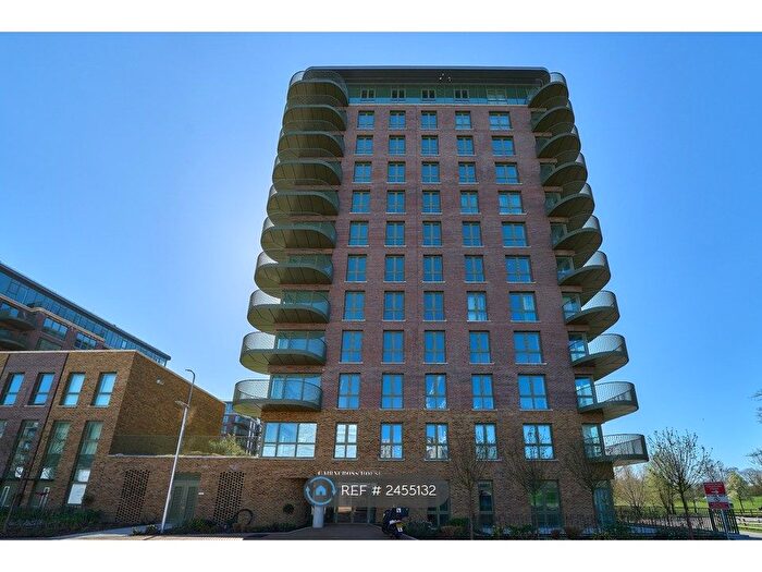 2 Bedroom Flat To Rent In Cairncross House, London, SE3