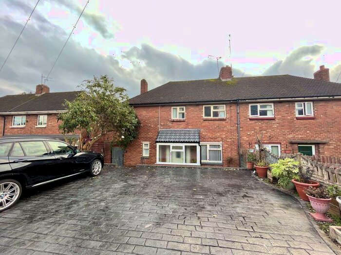 3 Bedroom Semi-Detached House To Rent In Cambridge Road, Dudley, DY2