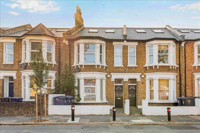 3 Bedroom Flat To Rent In Bollo Bridge Road, London, W3