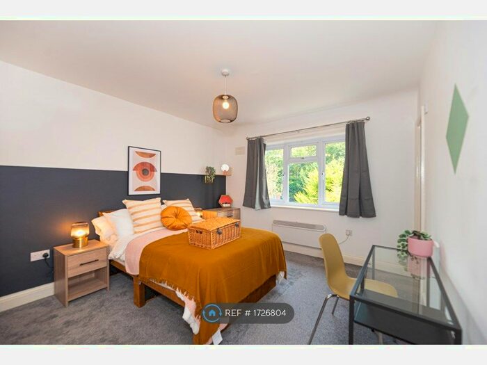 4 Bedroom Semi-Detached House To Rent In Church Street West, Radcliffe, Manchester, M26