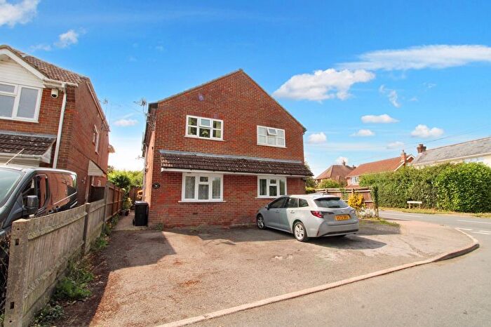 1 Bedroom Flat For Sale In The Common, Holmer Green, HP15
