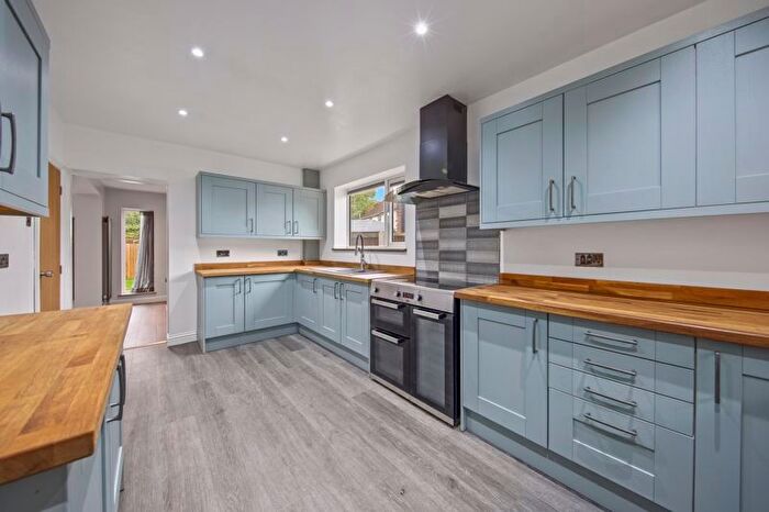 3 Bedroom Terraced House For Sale In Grove Cottages, Walton Road, Chesterfield, S40