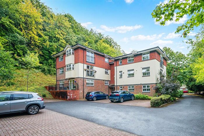 1 Bedroom Apartment For Sale In Hazel Way, Chipstead, Coulsdon, CR5