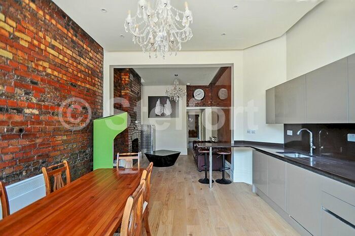 2 Bedroom Flat To Rent In Archway Road, London, N19
