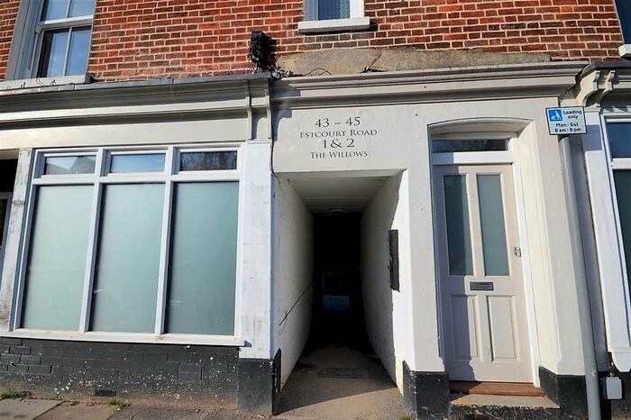 1 Bedroom Flat To Rent In Estcourt Road, Salisbury, SP1