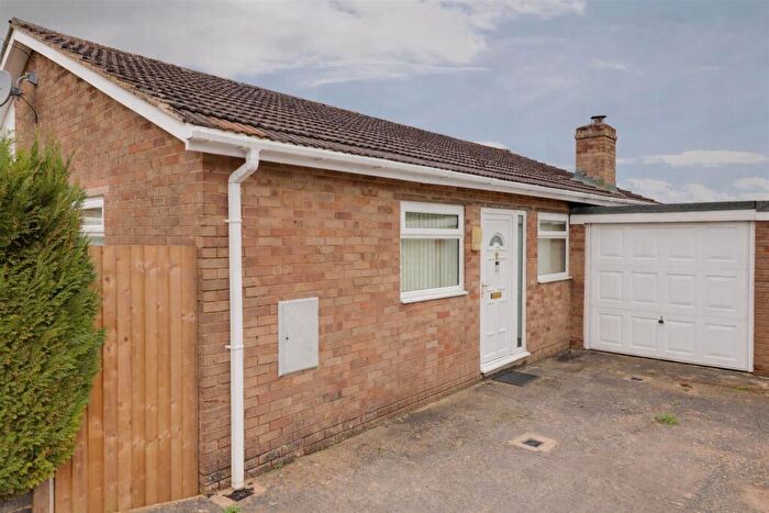 3 Bedroom Semi-Detached Bungalow For Sale In Reservoir Close, Stroud, GL5
