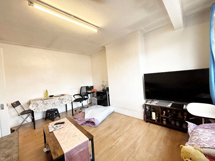 2 Bedroom Maisonette To Rent In Draycott Avenue, Harrow, HA3