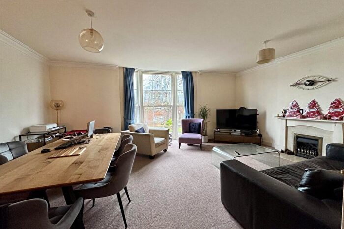 2 Bedroom Apartment To Rent In Warwick Road, Beaconsfield, HP9