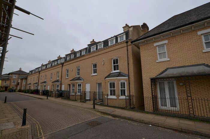 4 Bedroom End Of Terrace House To Rent In St Matthews Gardens, Cambridge, CB1