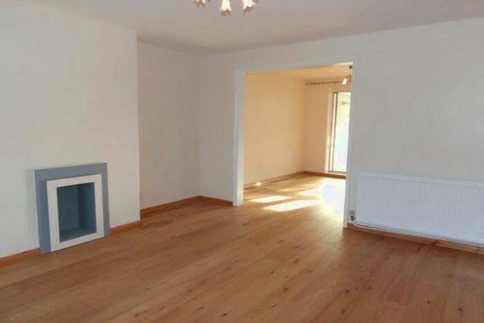 3 Bedroom Semi-Detached House To Rent In Chipstead Close, Maidstone, ME16