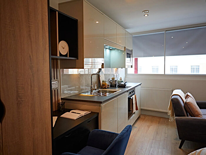 Apartment To Rent In Apt, The Headrow #, LS1