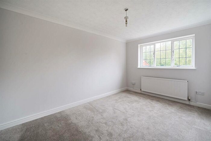 5 Bedroom Detached House To Rent In Manse Gardens, Cheltenham, GL51