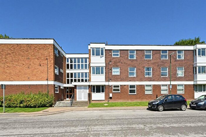 1 Bedroom Flat To Rent In Oaklands Court, Somerstown, PO19