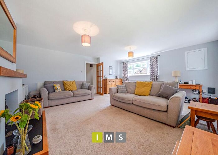 3 Bedroom Semi Detached House For Sale In Sycamore Road, Launton, OX26